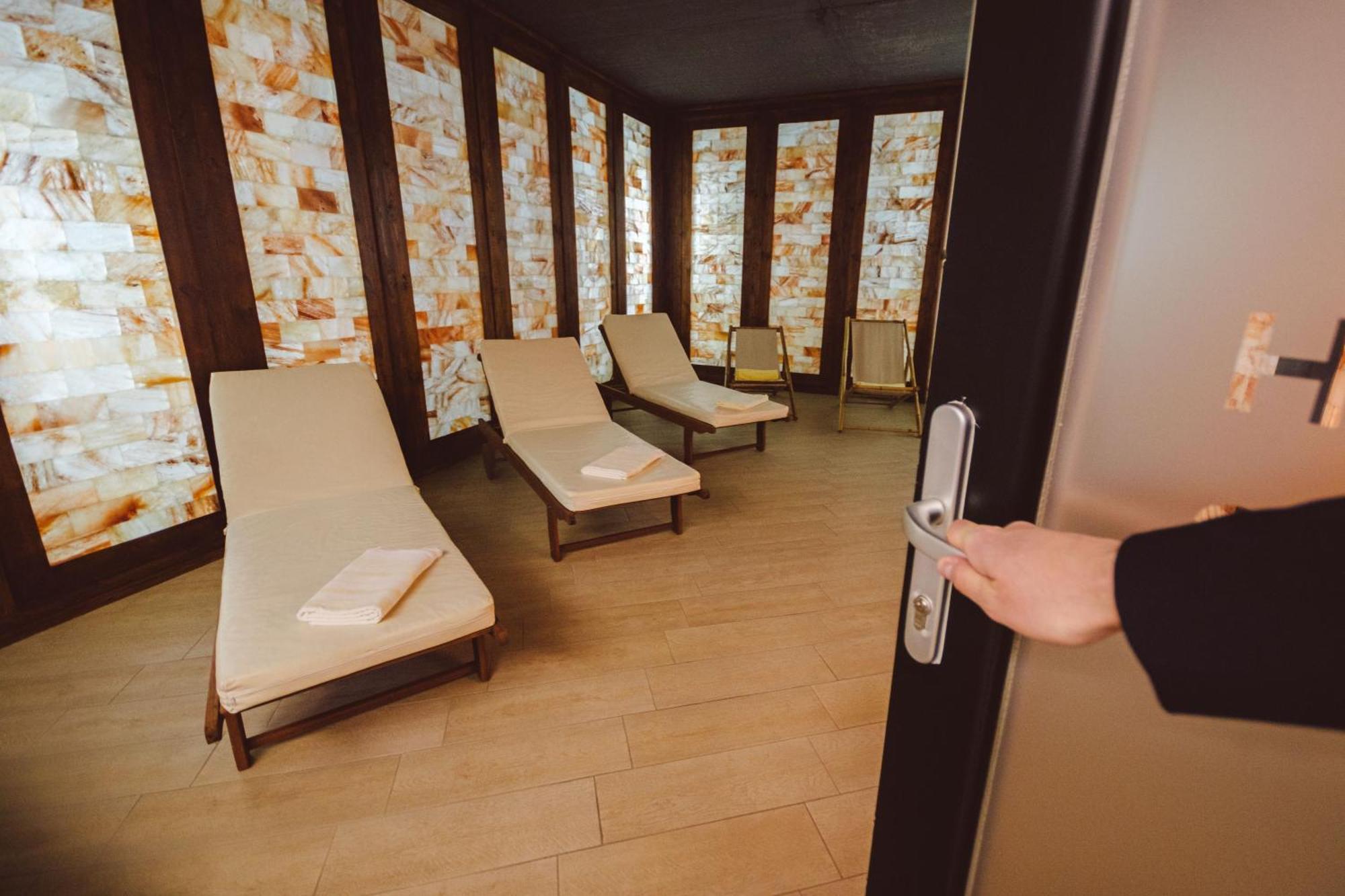 Star Hill Hotel & Spa Pristina Extérieur photo