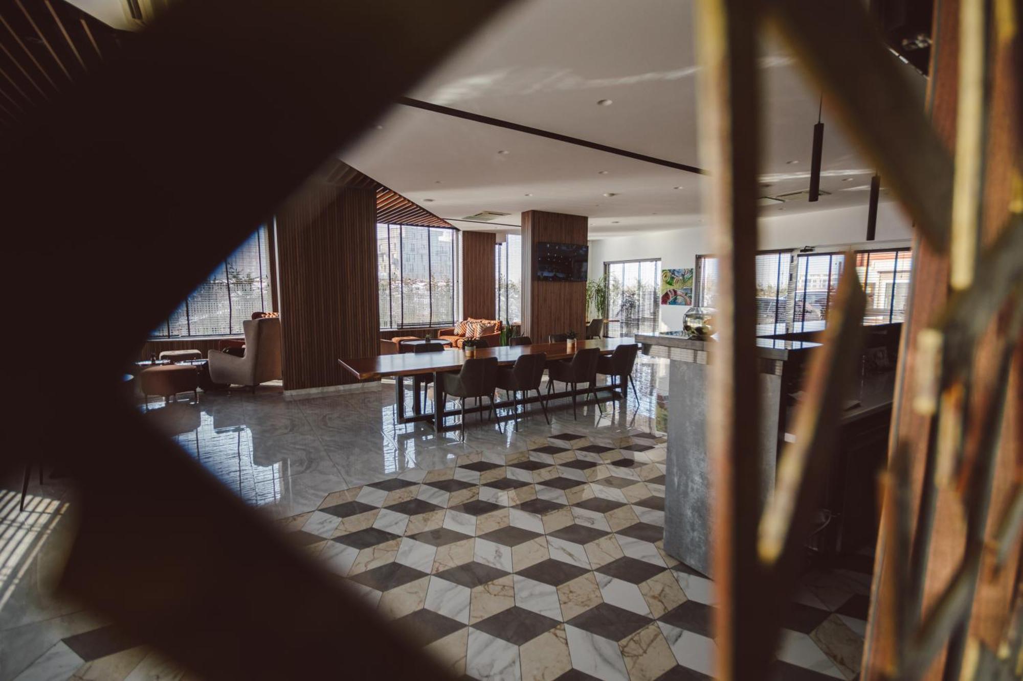 Star Hill Hotel & Spa Pristina Extérieur photo