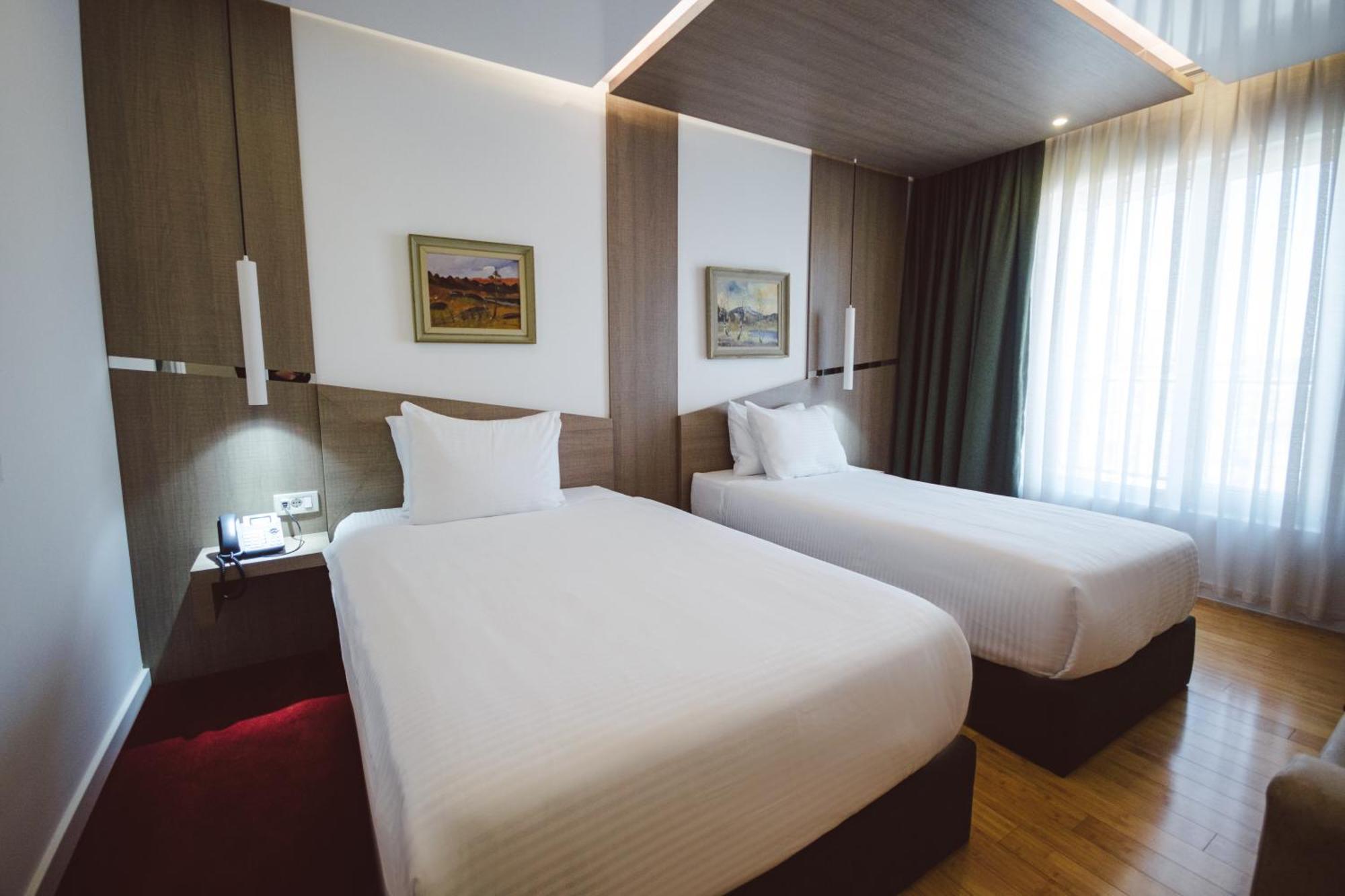 Star Hill Hotel & Spa Pristina Extérieur photo
