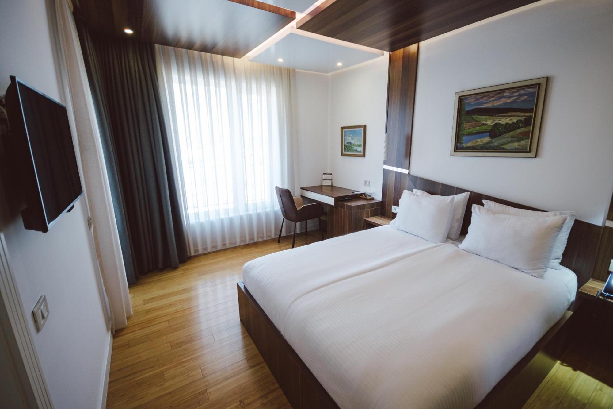Star Hill Hotel & Spa Pristina Extérieur photo